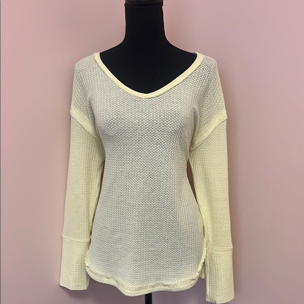 Vintage America Cream V-Neck Sweater with Fine Knit Texture